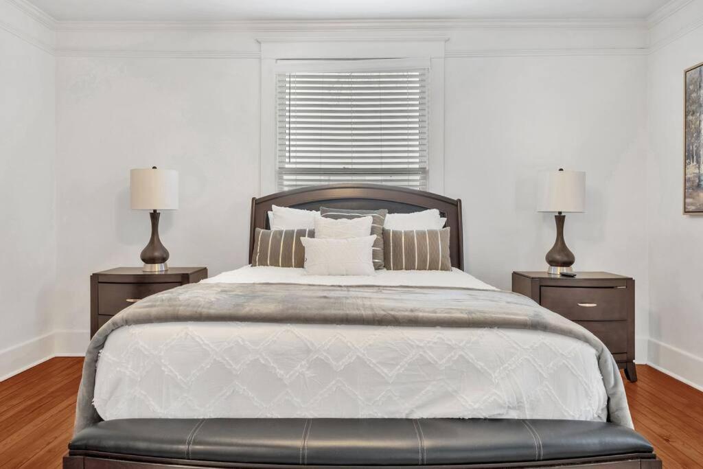 Exquisite Two-Story Home Located In Midtown Мемфіс Екстер'єр фото