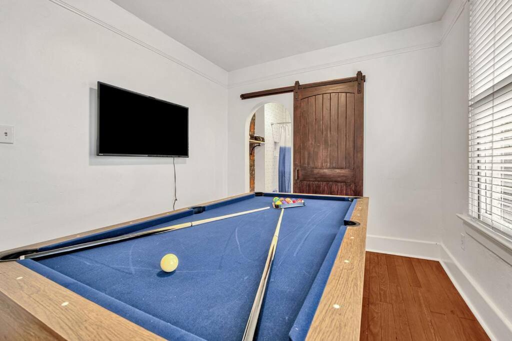 Exquisite Two-Story Home Located In Midtown Мемфіс Екстер'єр фото