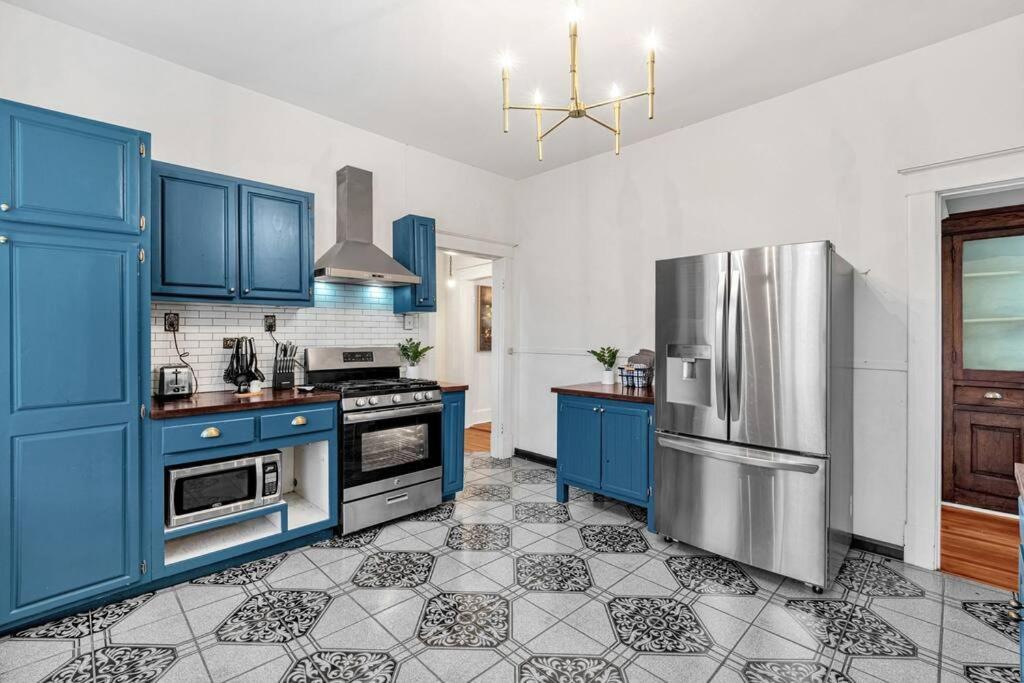 Exquisite Two-Story Home Located In Midtown Мемфіс Екстер'єр фото
