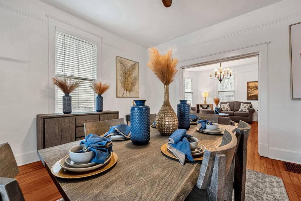 Exquisite Two-Story Home Located In Midtown Мемфіс Екстер'єр фото