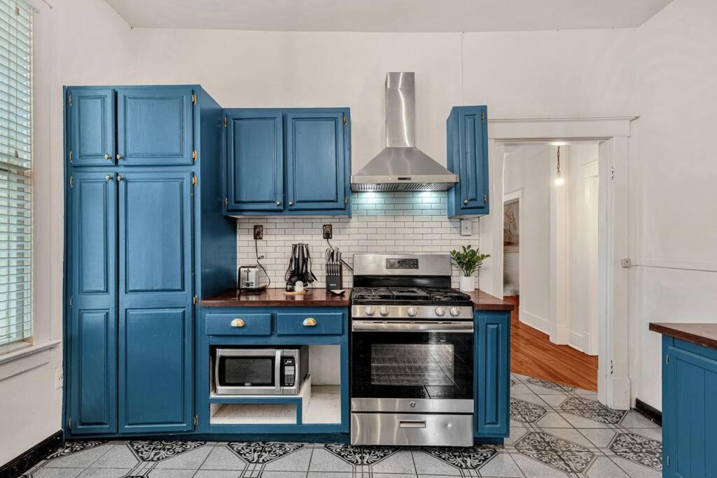 Exquisite Two-Story Home Located In Midtown Мемфіс Екстер'єр фото
